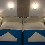 Joseph Ξενοδοχείο με διαμερίσματα 4*