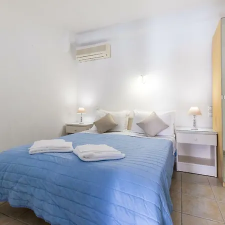 Joseph Naousa (Paros)